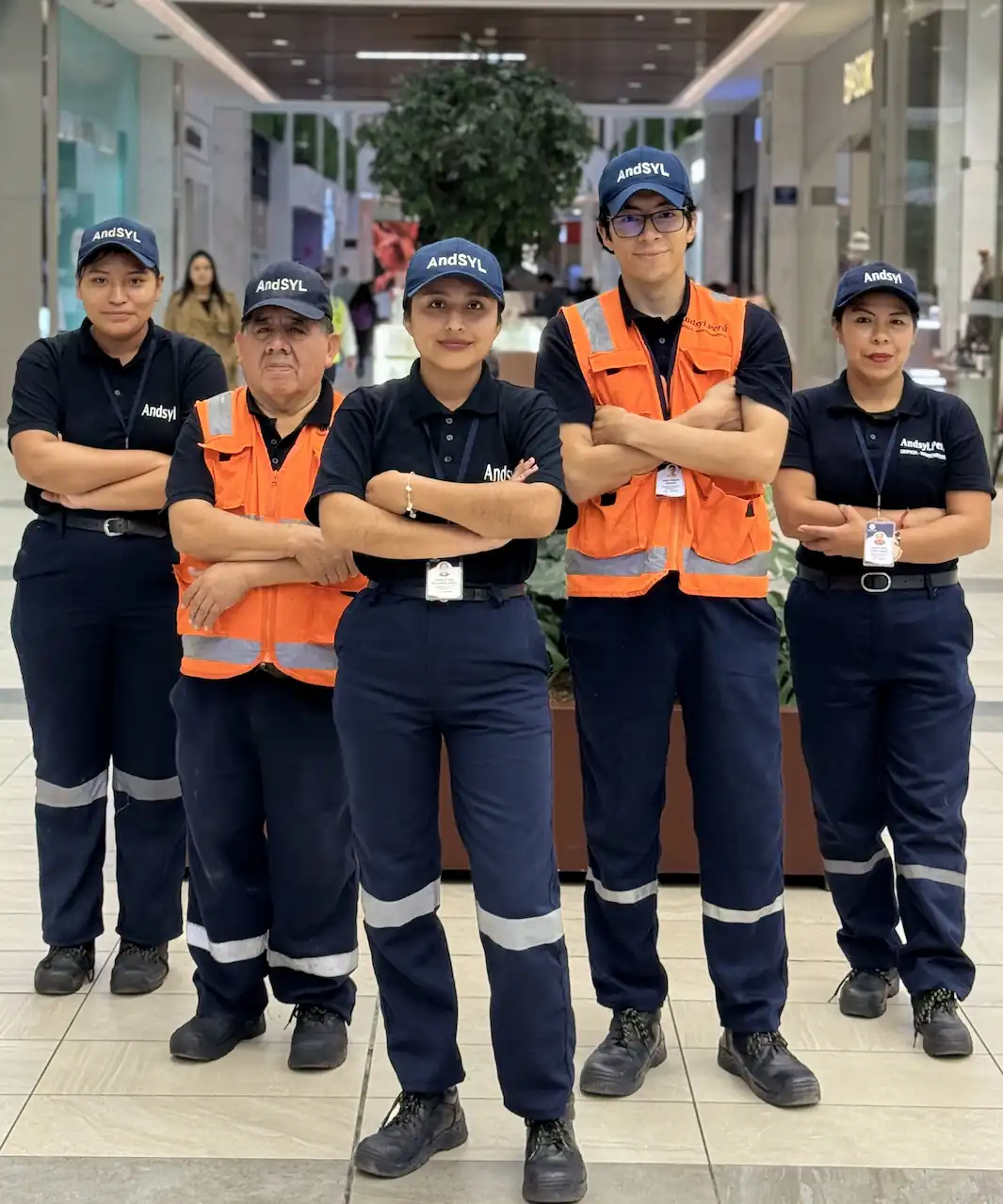 Equipo Andsyl Perú listo para atenderte
