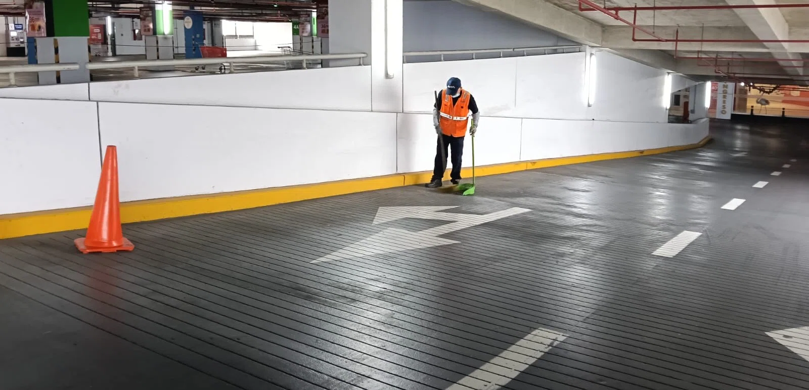 Limpieza de playas de estacionamiento